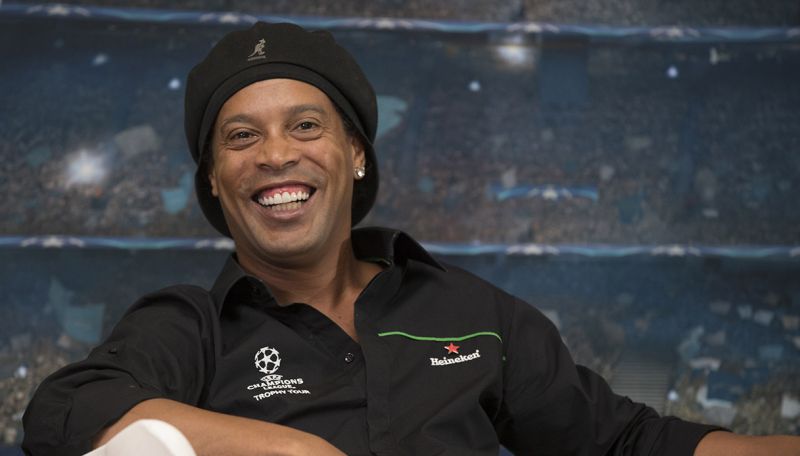 https://www.sportal.it/foto_articoli/2020-11/ronaldinho-compie-40-anni_1145855Photogallery.jpg?format=jpg