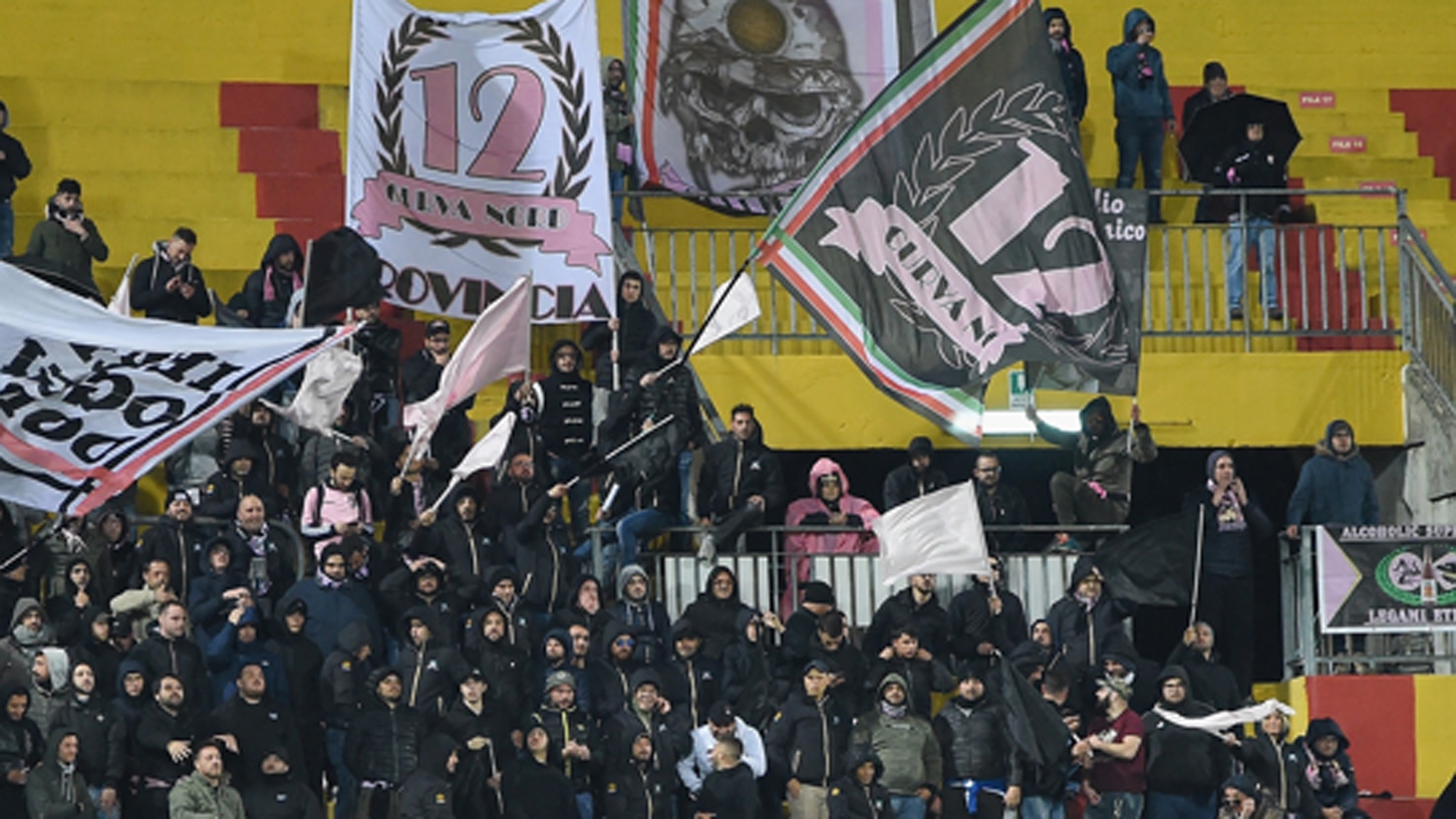 https://www.sportal.it/foto_articoli/2023-11/palermo-tifosi-palermo-fan_1197096Photogallery.jpg?format=jpg