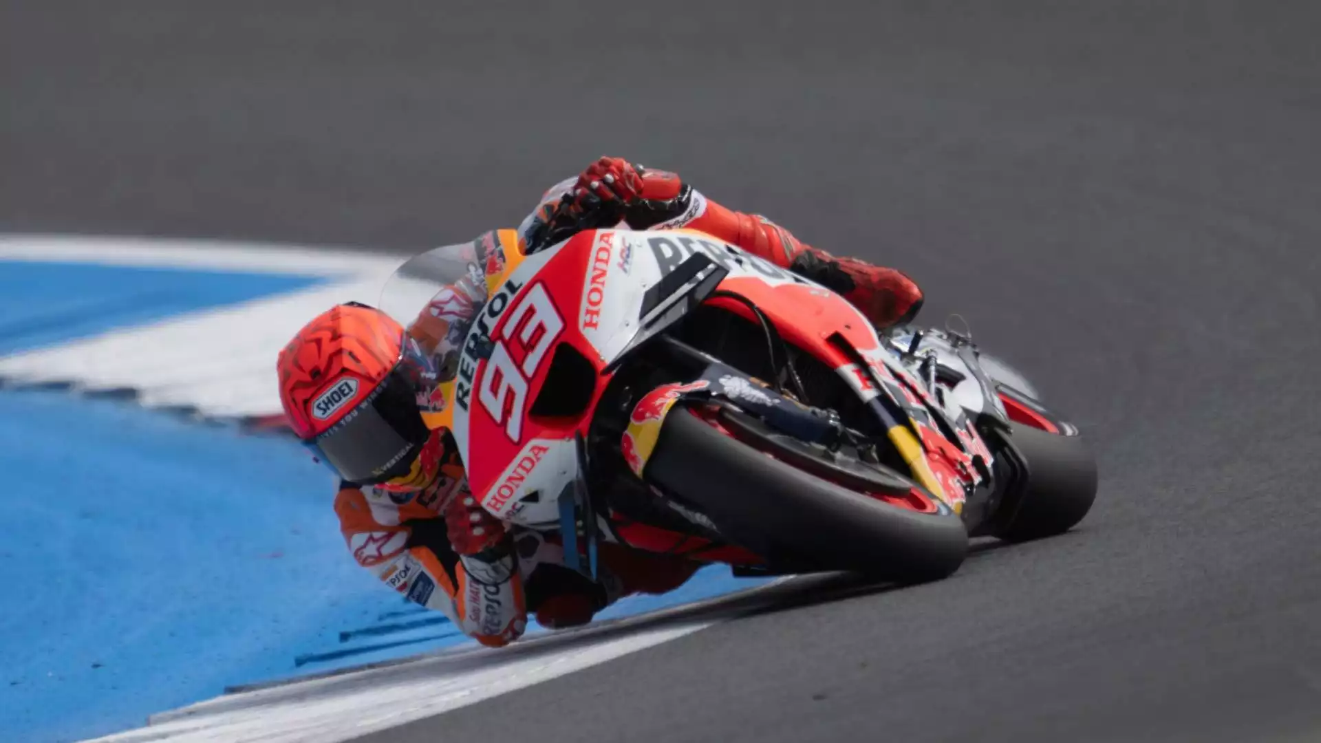 motogp-dall-igna-extends-his-hand-to-marc-marquez-sportal-it