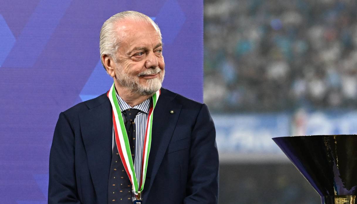 Sportal: Napoli, De Laurentiis sta con Conte: "Modifichiamo le regole"