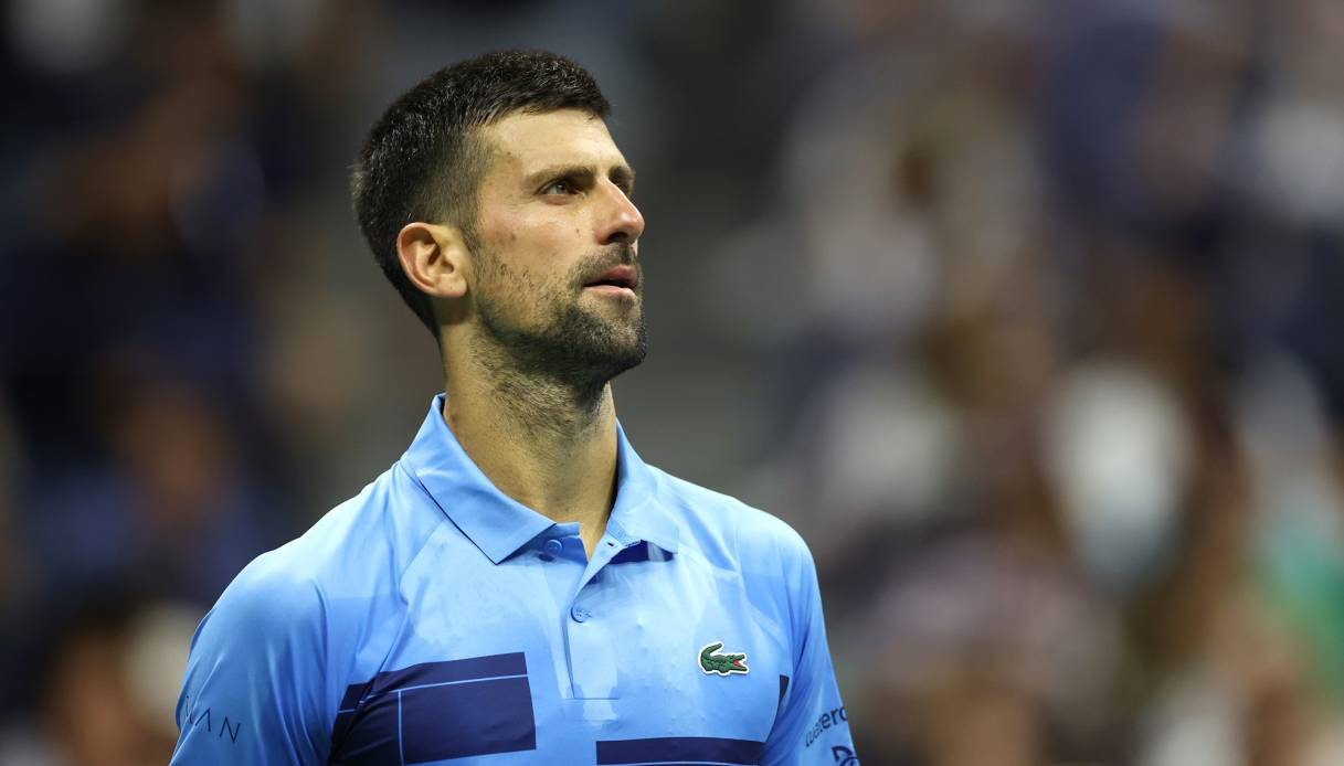 https://www.sportal.it/foto_articoli/2024-35/sguardo-nel-vuoto-e-sconcerto-novak-djokovic-sconfitto-foto_12865731190x786.jpg?format=jpg