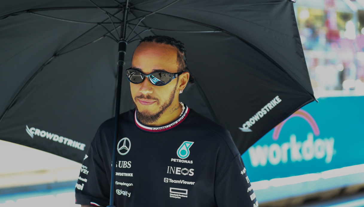 https://www.sportal.it/foto_articoli/2024-37//lewis-hamilton_12885451190x786.jpg?format=jpg