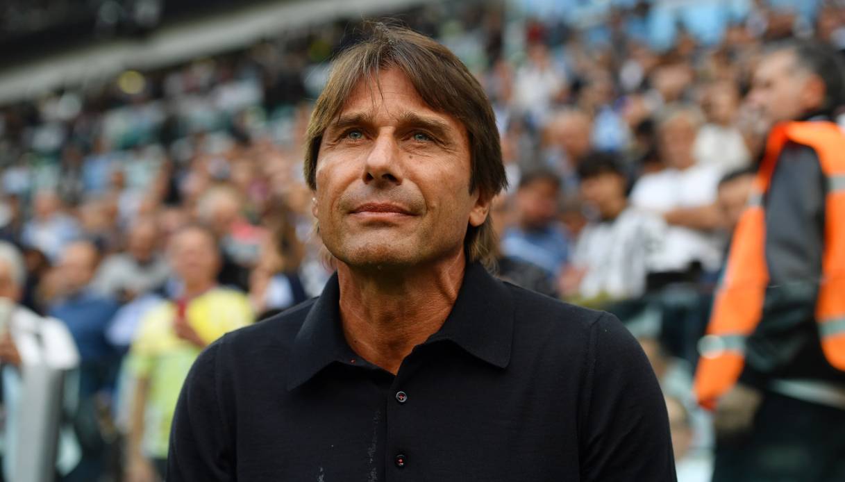 https://www.sportal.it/foto_articoli/2024-38/juve-conte-sorprende-i-tifosi-le-foto-del-gesto-inatteso_12897901190x786.jpg?format=jpg