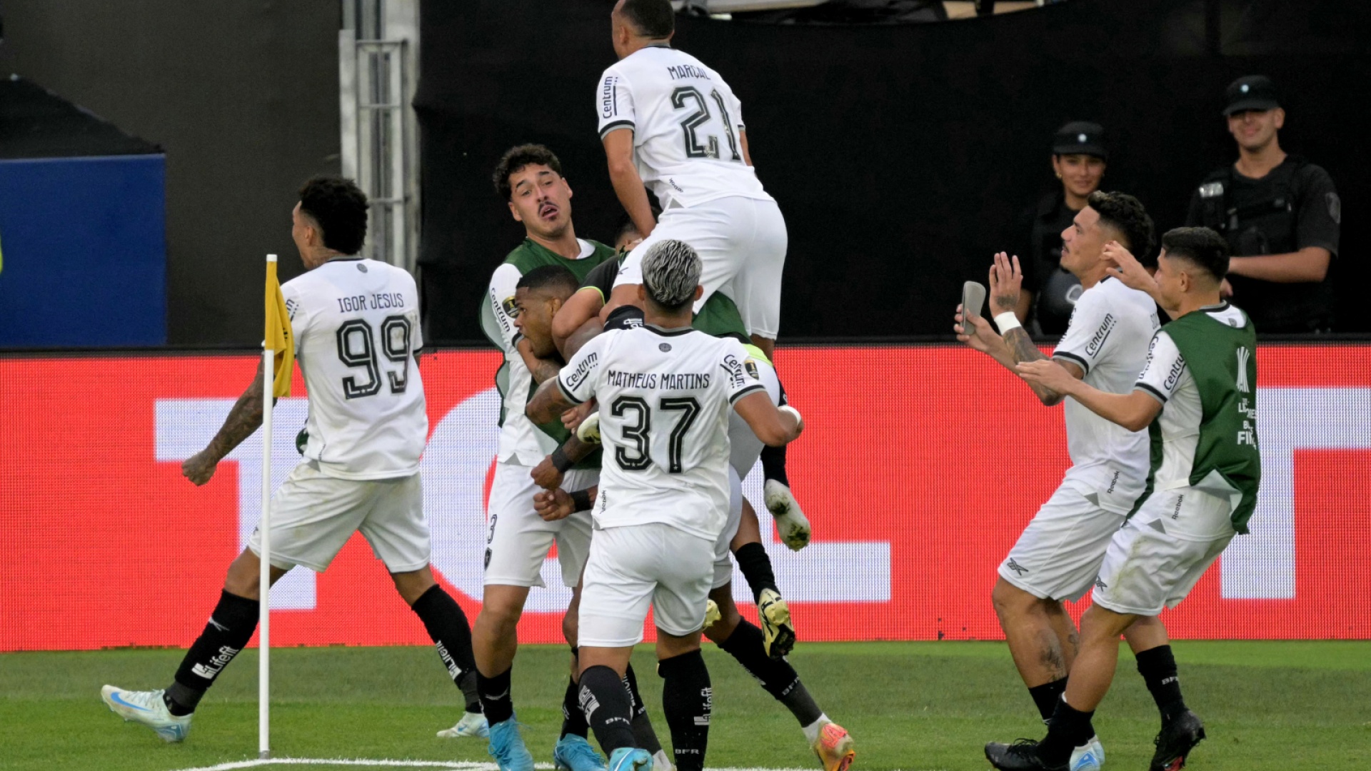 Sportal: Botafogo, che impresa: in dieci dal 1', batte l'Atletico Mineiro e vince la Libertadores