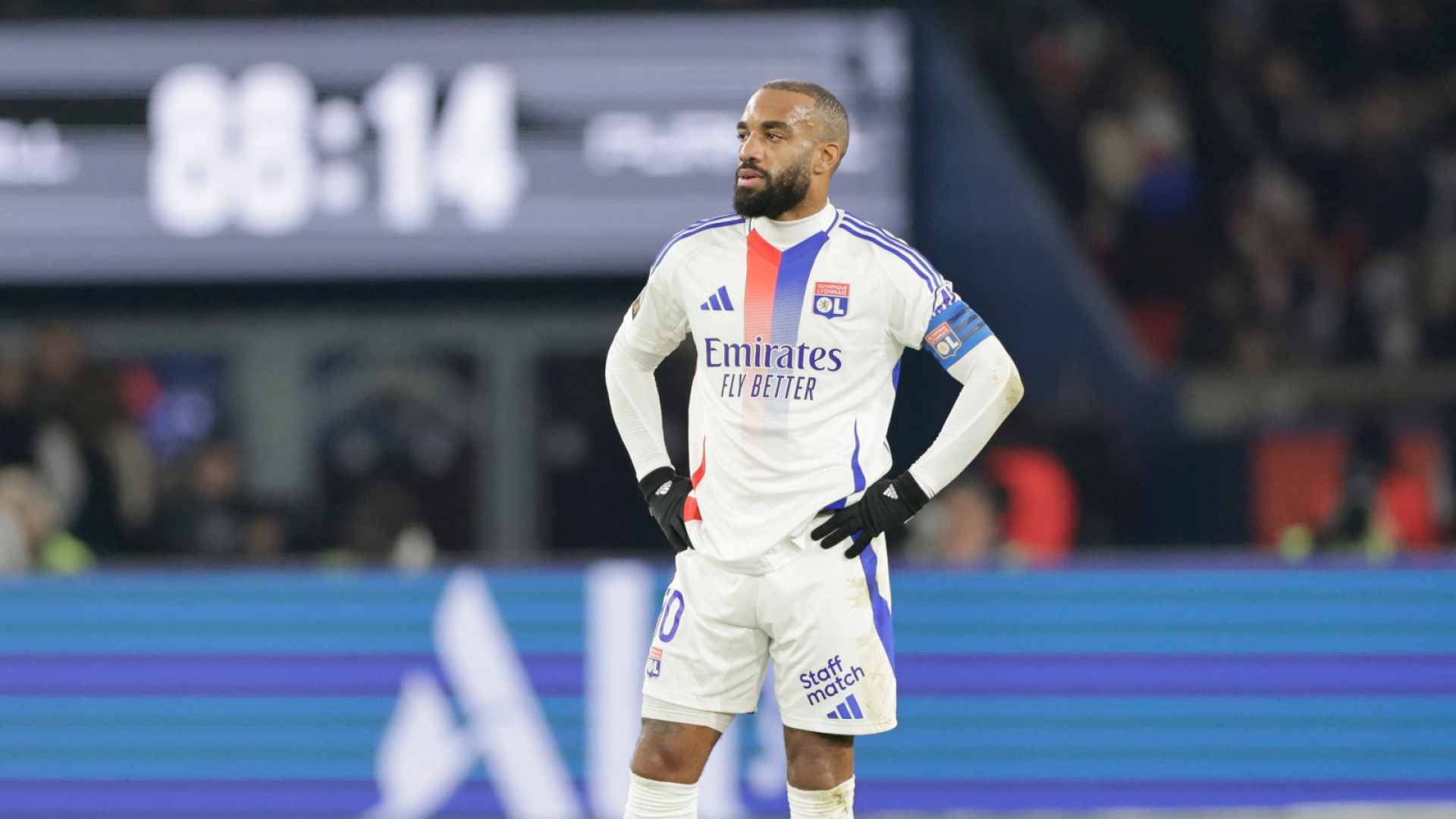 https://www.sportal.it/foto_articoli/2025-01/alexandre-lacazette_1303353Photogallery.jpg?format=jpg