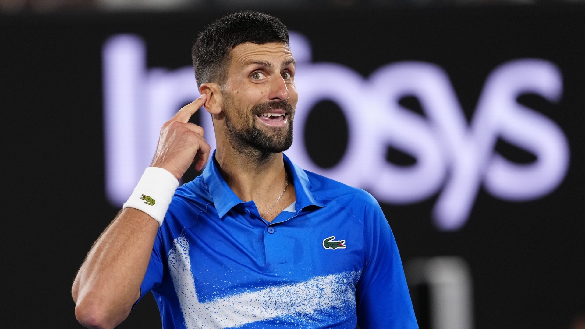 Novak Djokovic furente si rifiuta di parlare dopo il match