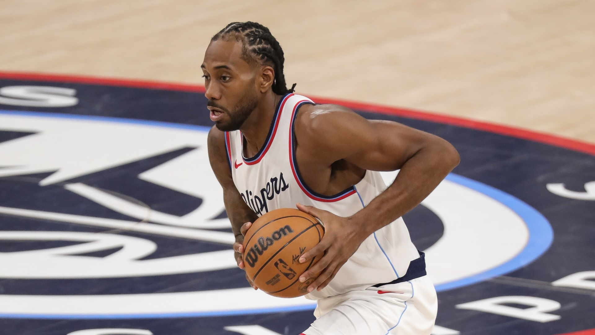 https://www.sportal.it/foto_articoli/2025-04/kawhi-leonard-la-clippers-2025_1305485Photogallery.jpg?format=jpg