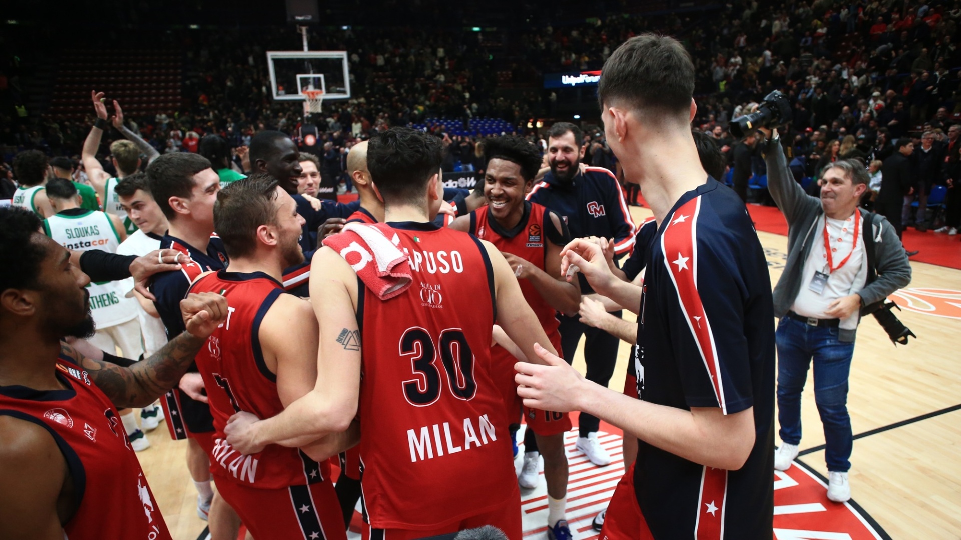 Olimpia Milano, vittoria memorabile con il Panathinaikos. Messina: "Miracolo"