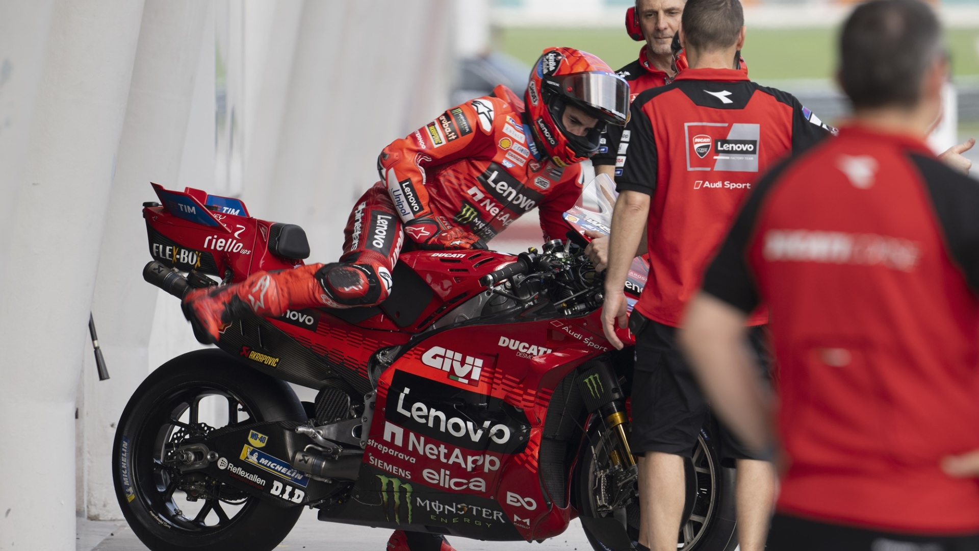 Ducati, Tardozzi svela l'umore di Pecco Bagnaia e Marc Marquez