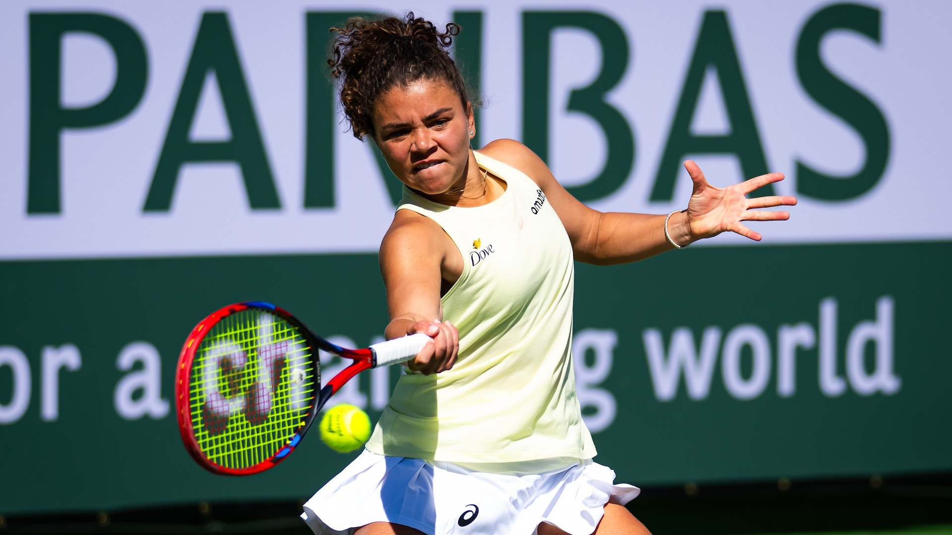 WTA 1000 Indian Wells, Jasmine Paolini soffre ma approda al terzo turno