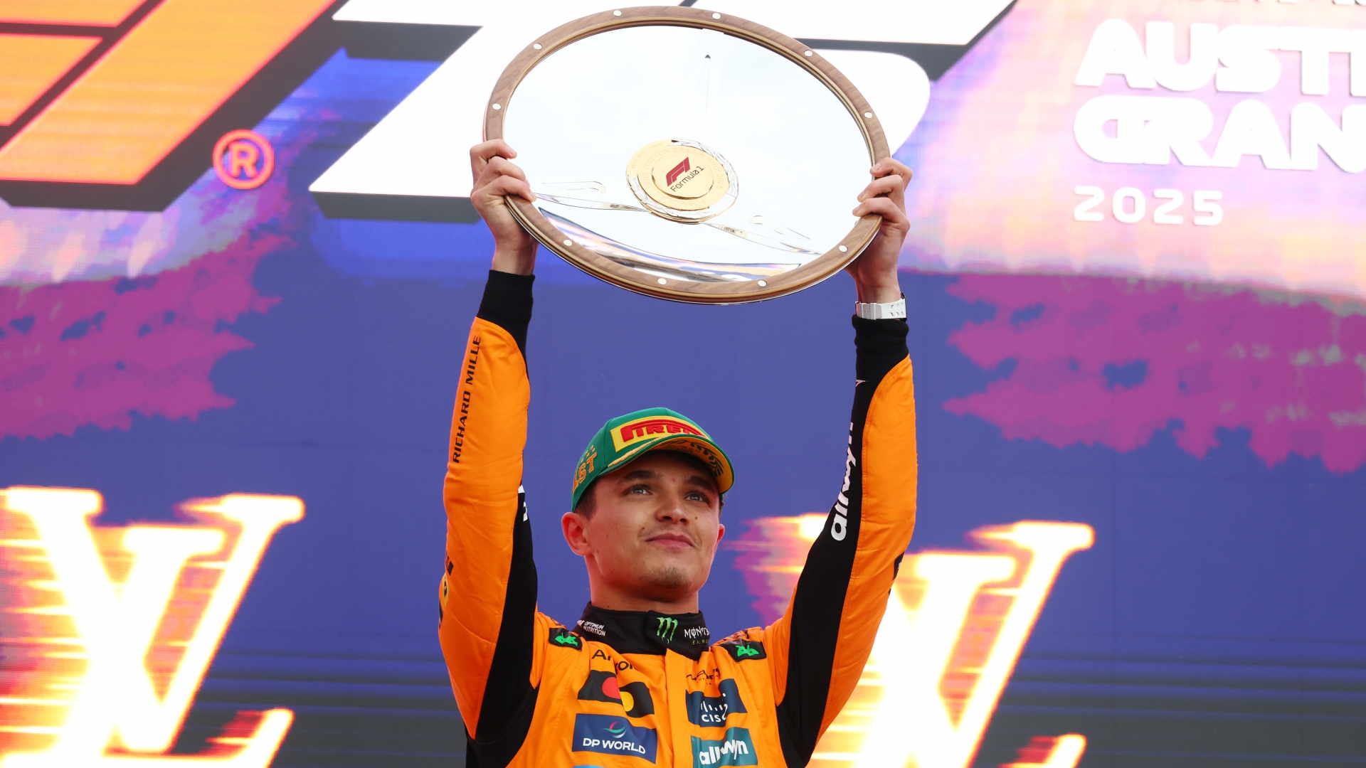 https://www.sportal.it/foto_articoli/2025-11/lando-norris-mclaren-gp-australia_1314223Photogallery.jpg?format=jpg