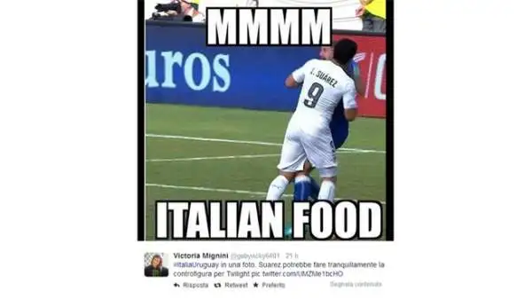 L'attaccante dell'Uruguay, non visto dall'arbitro, ha addentato Chiellini in piena partita. E i social network si sono subito scatenati, dandogli del vampiro, dello squalo o mettendogli la museruola.