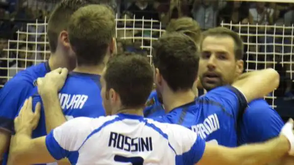 L'Italia chiude con una sconfitta per 1-3 (25-27, 25-18, 17-25, 16-25) con il Brasile la prima fase della World League.