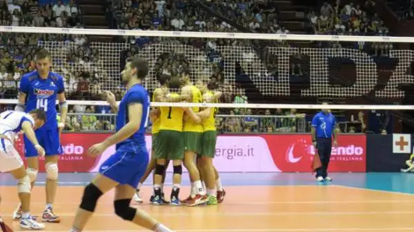 L'Italia chiude con una sconfitta per 1-3 (25-27, 25-18, 17-25, 16-25) con il Brasile la prima fase della World League.