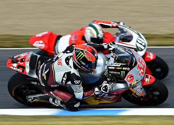 Dovizioso è stato il più veloce nella seconda sessione di prove libere in Giappone. Il ducatista ha staccato di quasi mezzo secondo Lorenzo, terzo un ottimo  Bradl.