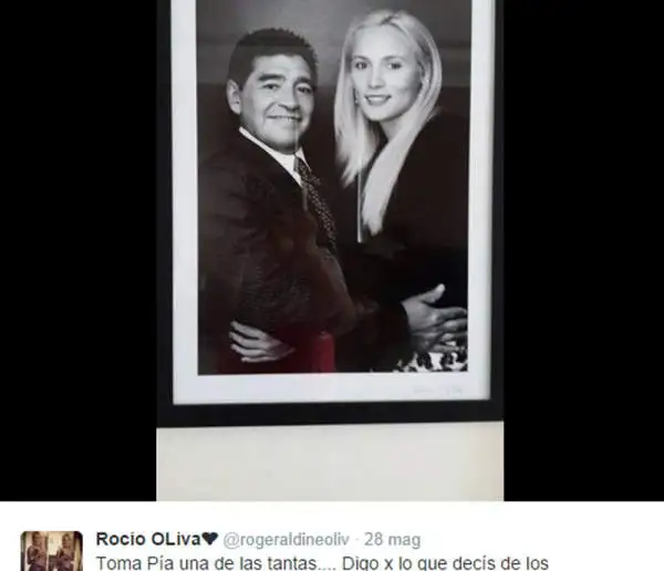 Nelle immagini infatti si scorge Maradona mentre rifila una manata alla donna, che sembra cadere alle sue spalle.