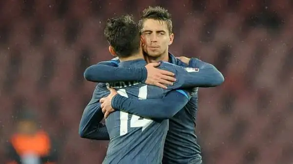 Mertens 6,5. Alterna sprazzi da campione a momenti di buio totale. Sciupa in avvio il rigore che poteva rendere la serata dei partenopei molto più semplice.