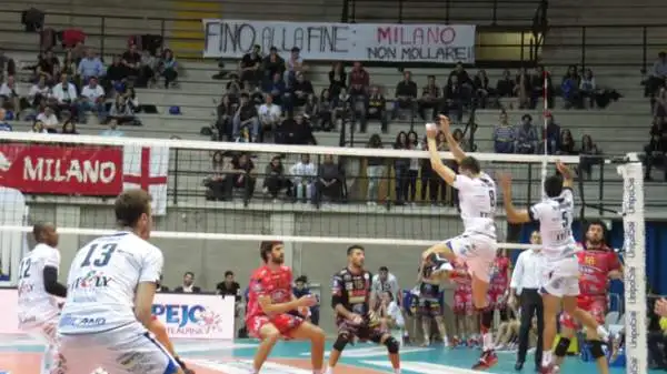 La Sir Safety Perugia, trascinata da Atanasijevic, non concede neanche un set alla Revivre Milano, sconfitta 3-0 al Paladesio.