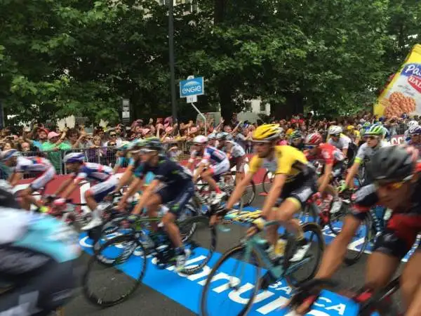 Passerella trionfale per lo spagnolo. Ultima tappa vinta dal pistard Keisse, che ha anticipato la volata del gruppo.