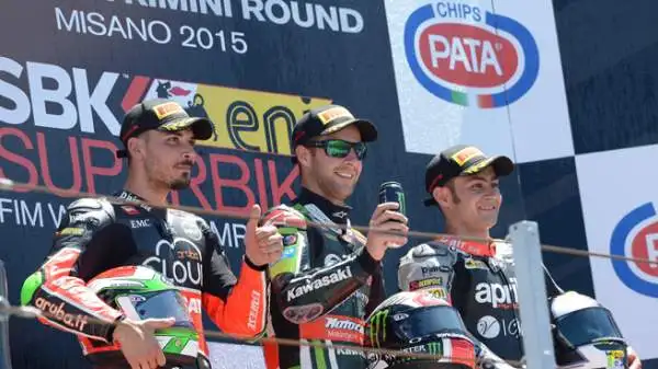 Dopo la vittoria in gara 1 a Misano, Sykes crolla nella seconda run e chiude al 5° posto. Vince Rea. Doppio sesto posto per Max Biaggi.