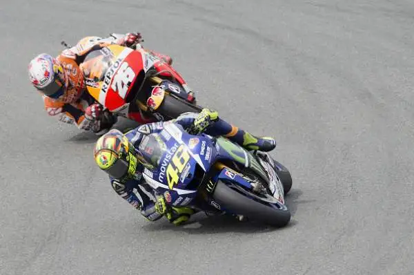 Marquez imprendibile, Rossi 3°. Lo spagnolo della Honda ha dominato sulla pista del Sachsenring davanti a Pedrosa e Rossi, terzo al traguardo.