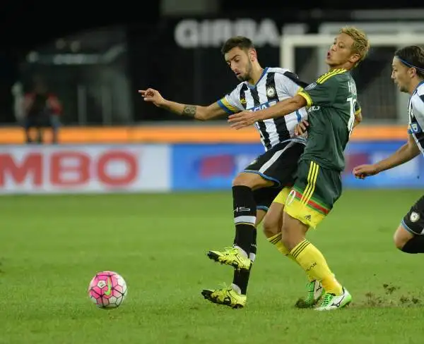 Balo-gol, Milan corsaro col brivido. I rossoneri si impongono 2-3 in casa dell’Udinese. Balotelli apre le danze, poi Bonaventura e Cristian Zapata. Badu e Duvan Zapata la riaprono.