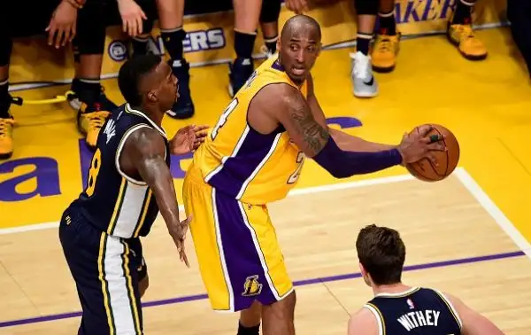 Per il suo addio al basket Bryant ha regalato ai suoi tifosi 60 punti e ai Lakers una rimonta incredibile.