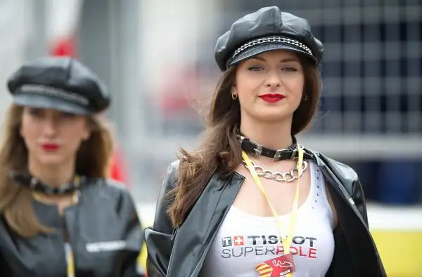 Spettacolo nello spettacolo sul circuito di Aragon dove a margine della tappa del mondiale ad allietare i presenti non sono mancate le bellezze locali.