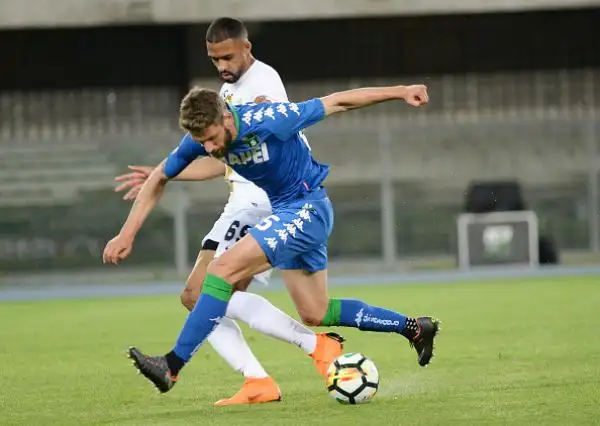 Una rete di Lemos condanna il Verona e allontana il Sassuolo dalla zona retrocessione.