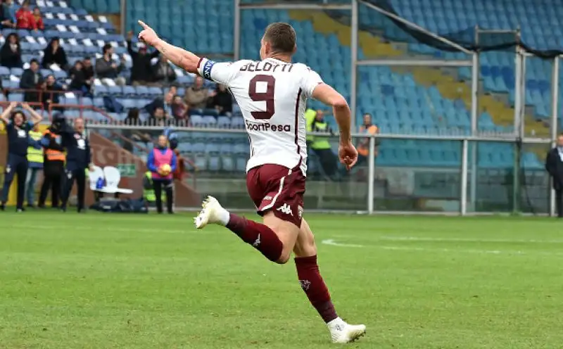 Belotti con una doppietta, poi Falque e Izzo espugnano Genova, il gol della bandiera è di Quagliarella che sbaglia anche un rigore.