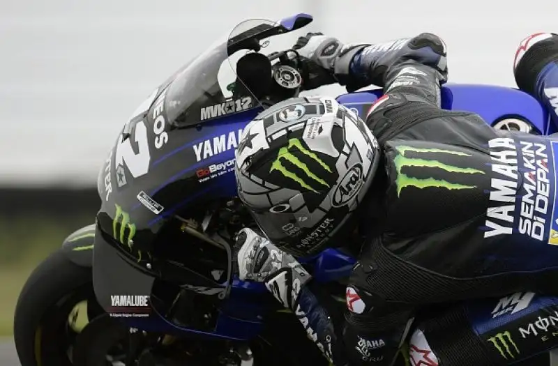 Alle spalle dei due iberici la Ducati di Andrea Dovizioso e l'altra Yamaha di Valentino Rossi.