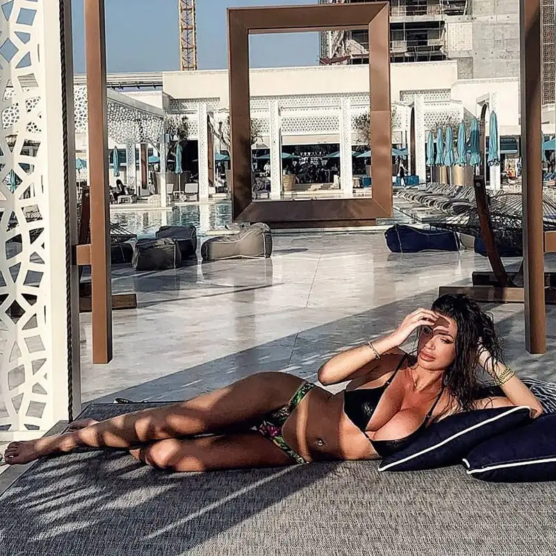 Sofia Barbieri è tra le influencer italiane più seguite in rete con centinaia di migliaia di followers su Instagram e Twitter.