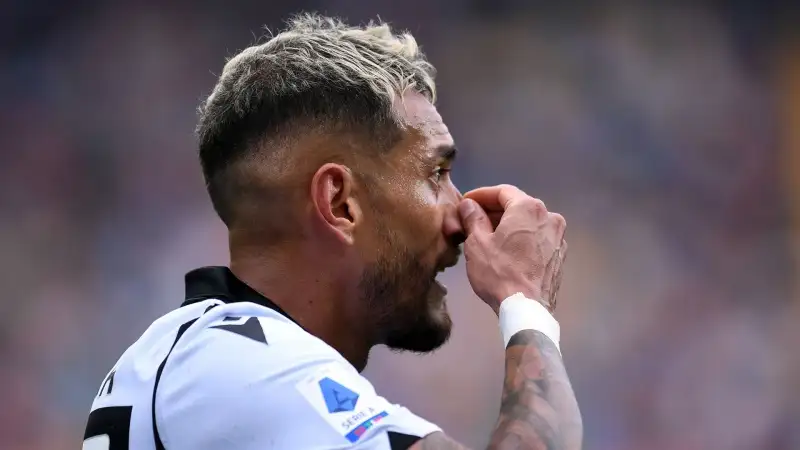 Pereyra 6: va a fiammate, ma è uno dei pochi bianconeri che crea qualche patema all'Inter.