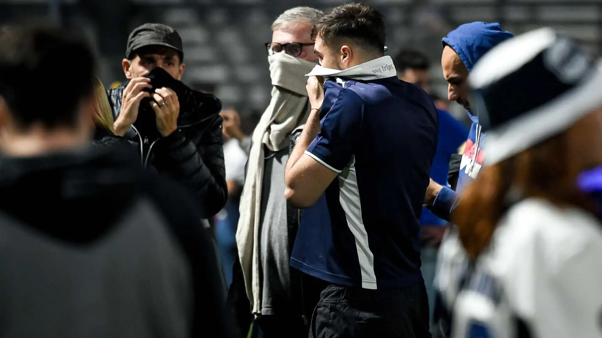 Drammatici scontri tra i tifosi di Gimnasia e Boca Juniors