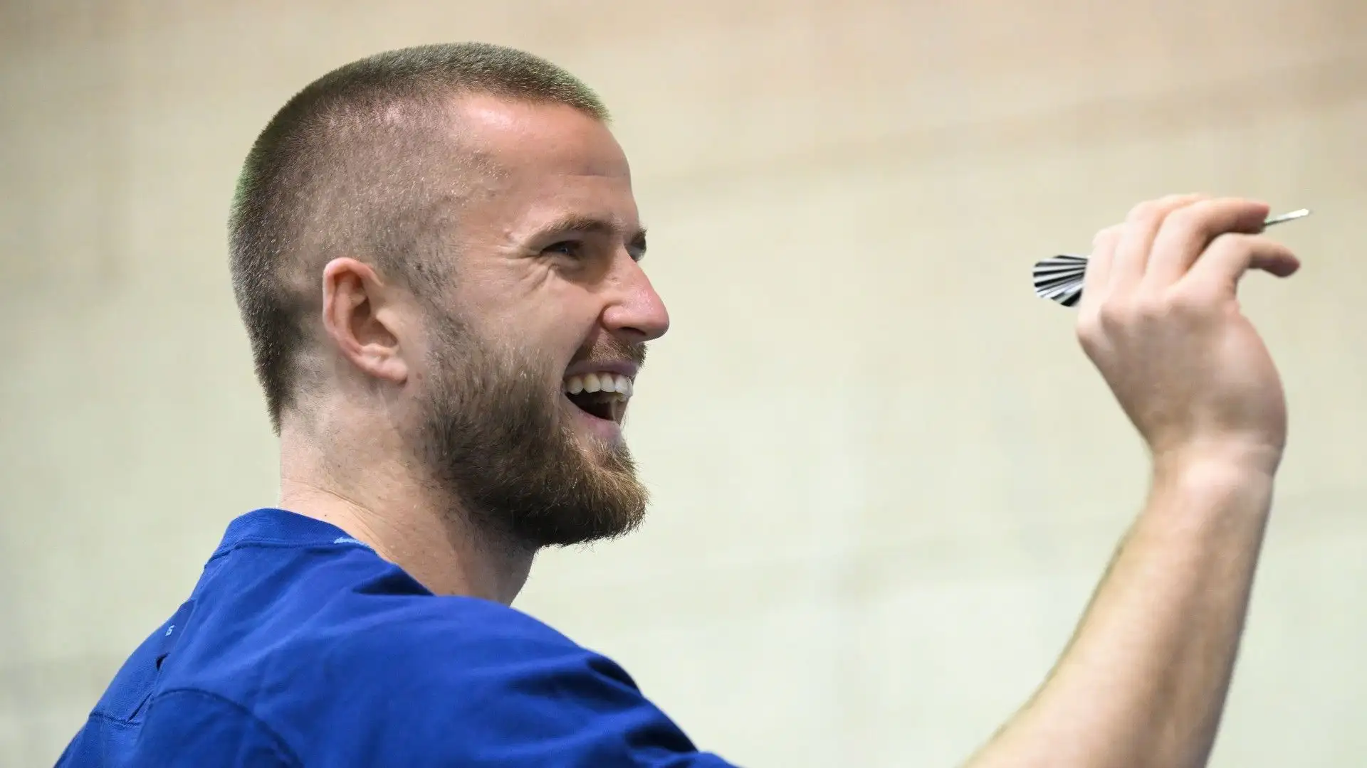 Dal ritiro dell'Inghilterra Eric Dier ha deciso di allenarsi anche a freccette