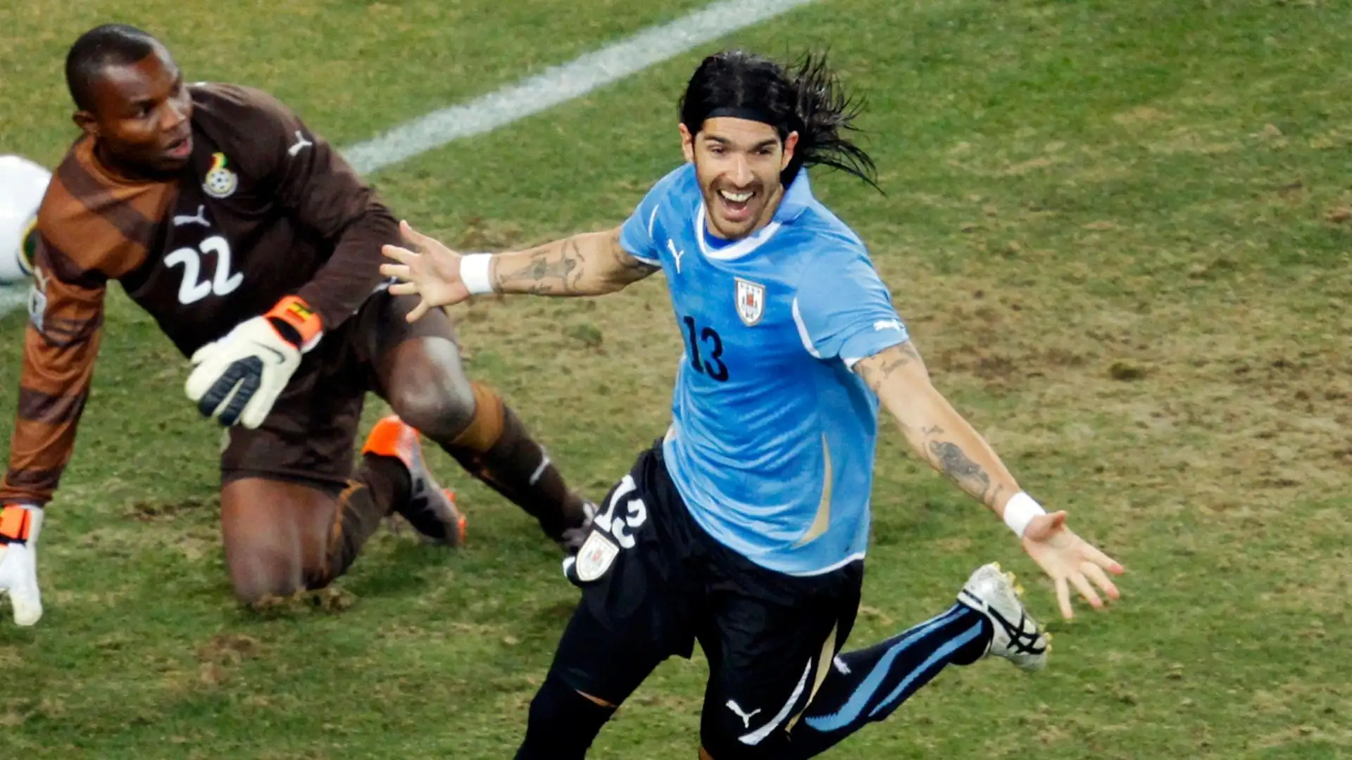 Sebastian Abreu (Uruguay): 31 club, Defensor Sporting, San Lorenzo, Deportivo la Coruña, Gremio, Tecos, Nacional, Cruz Azul, America, Dorados, Monterrey, San Luis, Tigres, River Plate, Beitar Gerusalemme, Real Sociedad, Aris Salonicco, Botafogo, Figueirense, Rosario Central, Aucas, Sol de America, Santa Tecla, Bangu, Central Espanol, Dep. Puerto Montt, Audax Italiano, Magallanes, Boston River, Ath
