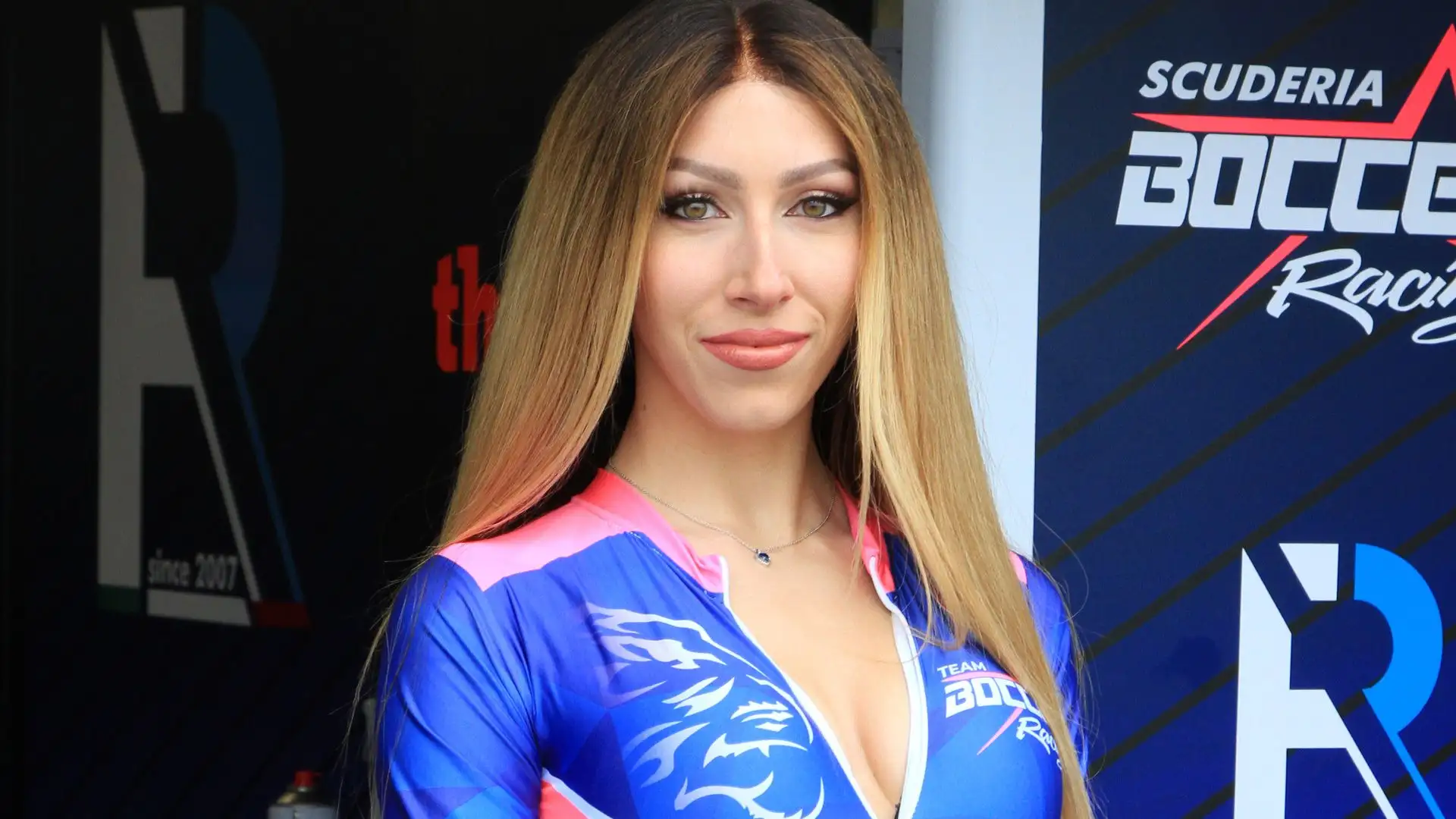 A Misano, dove nel fine settimana sta andando in scena il CIV (campionato italiano), le Grid Girls non sono mancate (ph. Fabio Fasanari)
