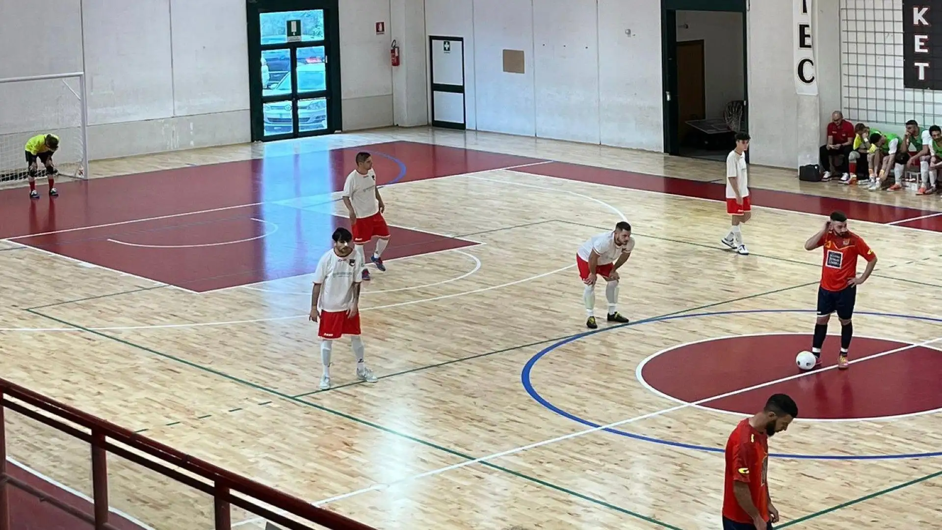 La disposizione iniziale del calcio a 5 rappresenta un buon esercizio di simulazione della partita per i piccoli calciatori