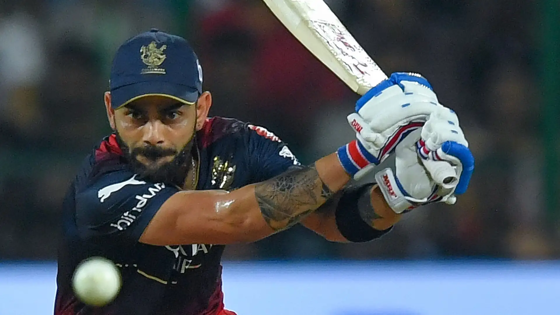 Virat Kohli (India): 690mila dollari al mese