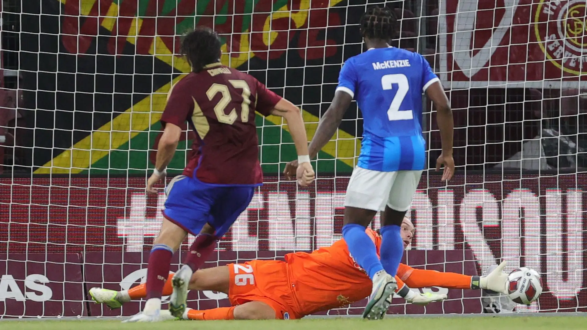Bene Dinamo Zagabria (4-0 all'Astana) e Panathinaikos (3-1 in casa di un Dnipro costretto a giocare in Slovacchia)