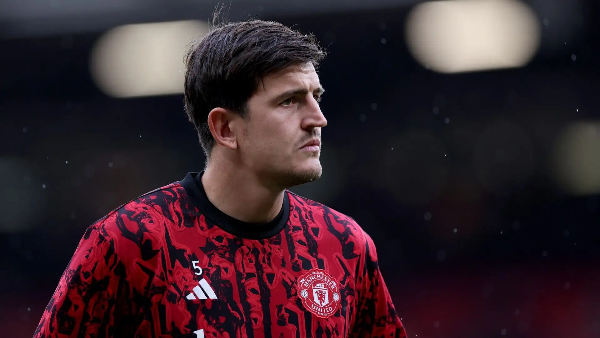 Secondo il Sun, i Red Devils si accontenterebbero di 10/12 milioni di euro per il difensore
