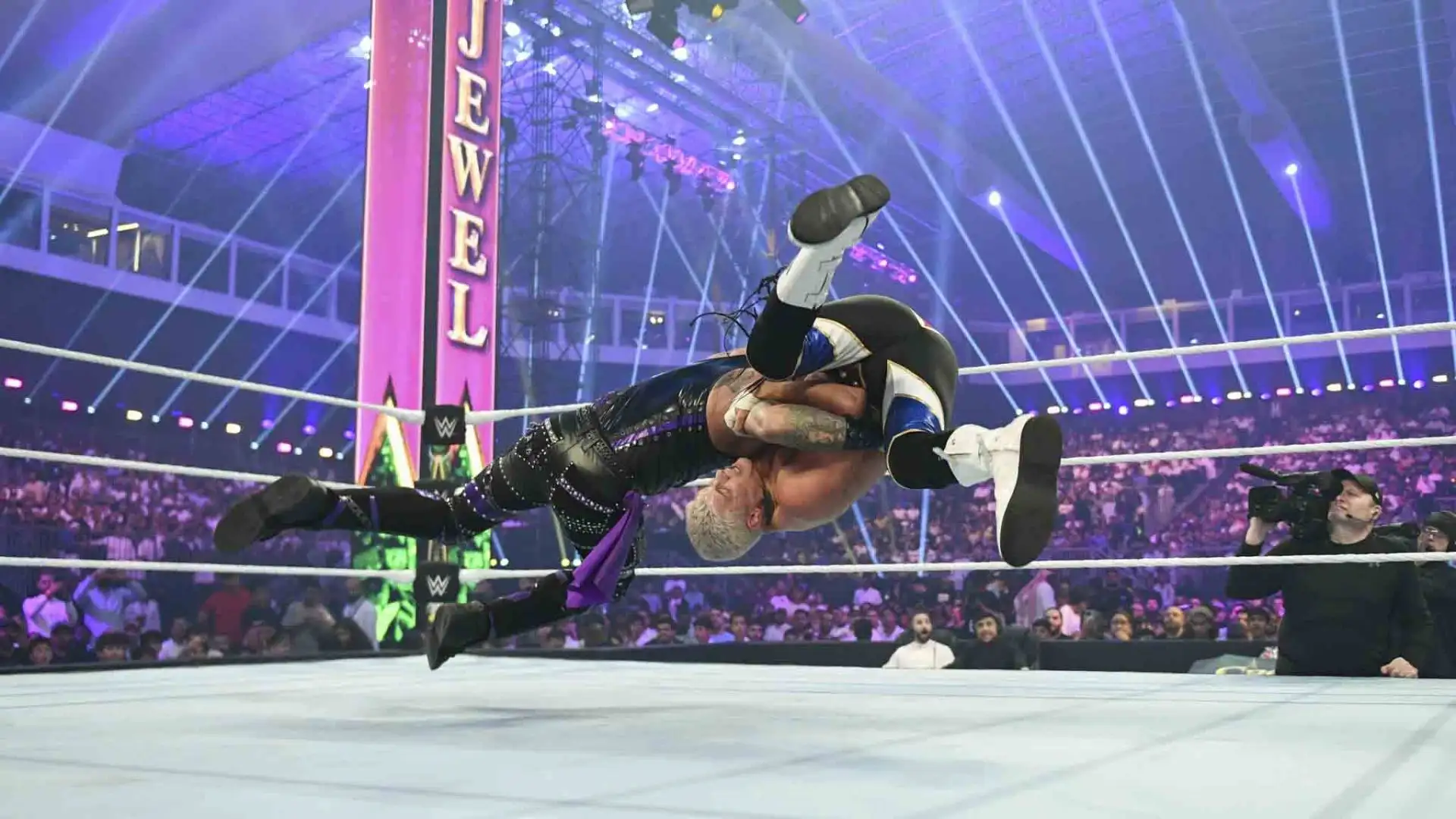 Flying Kicks: diversi attacchi presi dalle arti marziali orientali a Lucha libre, queste sono manovre molto popolari tra i fan di tutto il mondo.