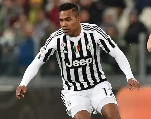 Chelsea, offerta monstre per Alex Sandro