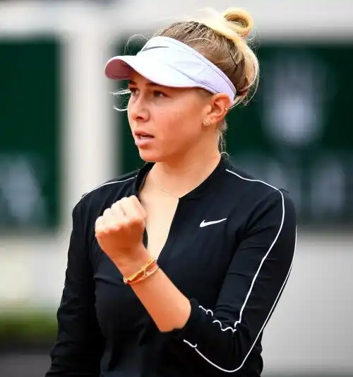 Amanda Anisimova, l’incantevole tennista che sembra una modella. Le foto