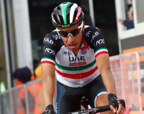 Fabio Aru getta la spugna