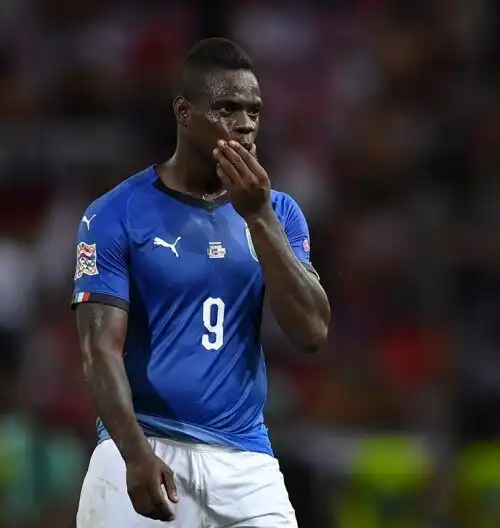 Mancini getta un salvagente a Balotelli