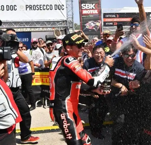 Sbk, Bautista torna alla vittoria