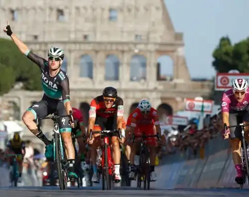 Froome re del Giro, Bennett primo a Roma