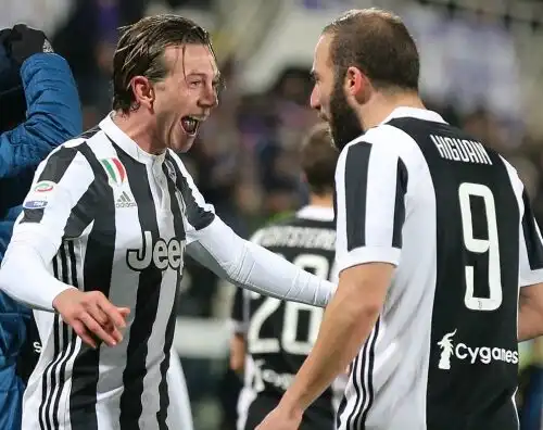 Bernardeschi gela la Fiorentina, la Juventus torna prima