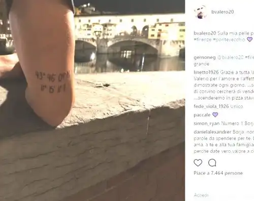 Borja Valero si tatua le coordinate di Firenze